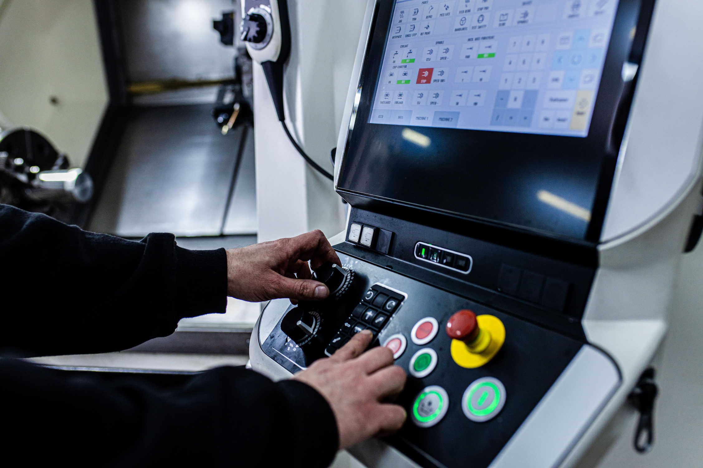 Risparmio Energetico e Sostenibilità nella Meccanica CNC: ridurre i costi operativi con la manutenzione